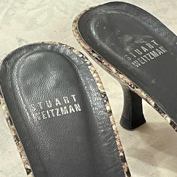 Stuart Weitzman Snake skin mule heel shoe with Jewel detail - Picture 3 of 5